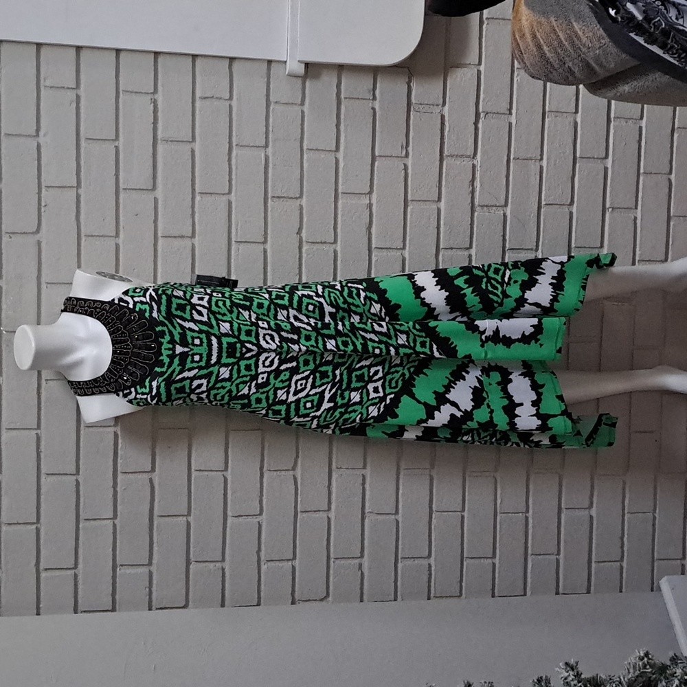 International Concepts Green/Black/White Bead & Gem Formal Dress. Size Small NWT - Picture 1 of 14
